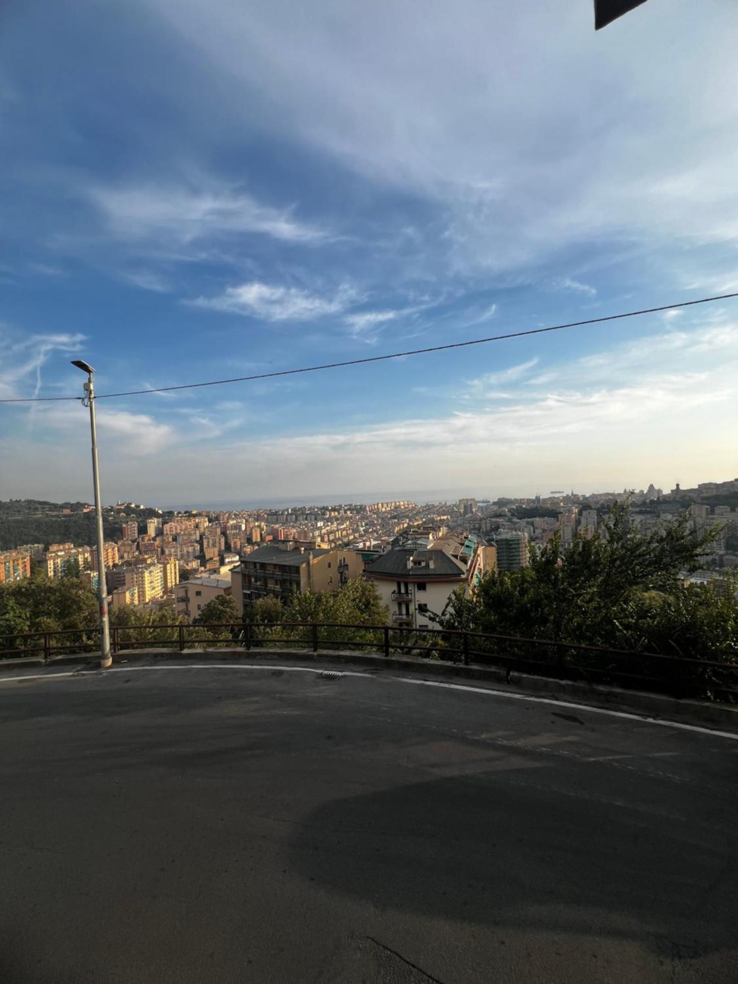 Appartamento Sophia House - Free Parking And Sea View Genova Esterno foto